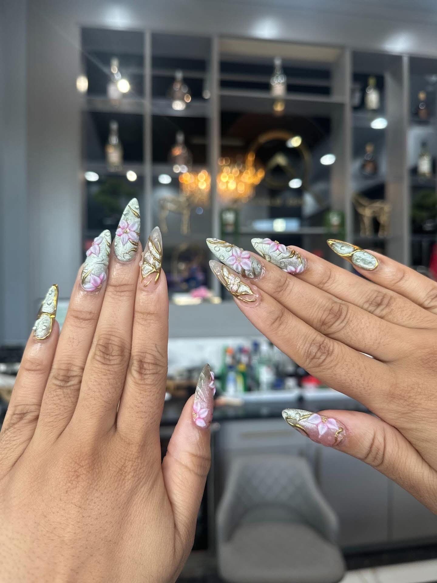 Chic Lavender Swirls